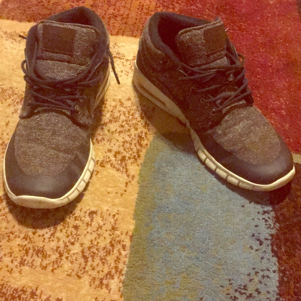 Men’s, size 10, skateboarding shoes